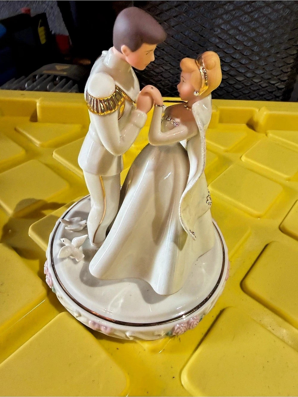 Lenox Disney Cinderella Wedding Day Cake Topper Wedding Couple Figurine Decor